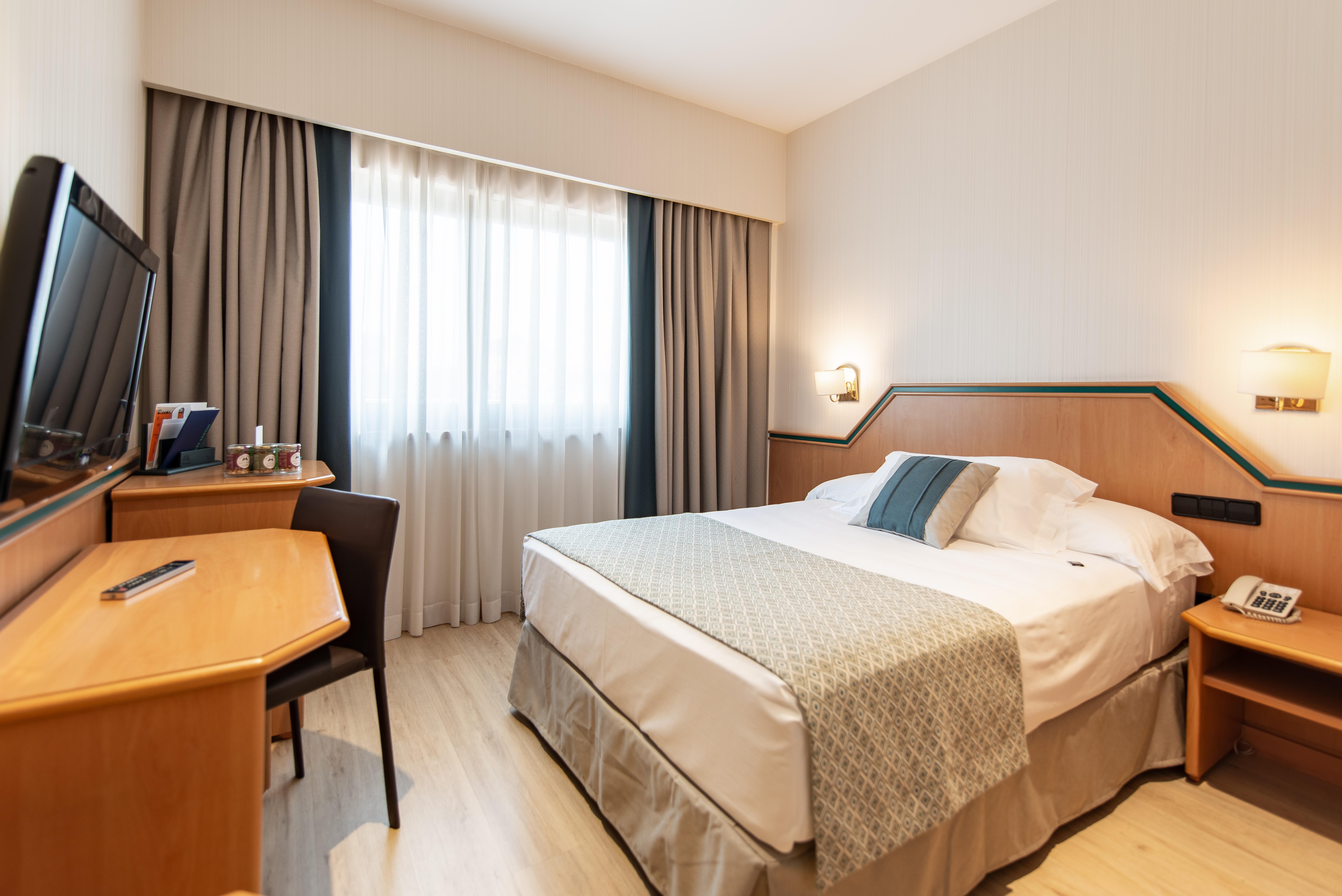 Hotel Praga Madrid Esterno foto